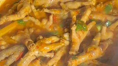 4 Cara Memasak Ceker Ayam Supaya Empuk dan Tidak Amis – Tips Praktis yang Wajib Dicoba!