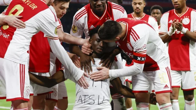 Ajax Tundukkan Sparta Rotterdam 4-0, Debut Gemilang Oscar Garcia dan Penampilan Memukau Maarten Paes