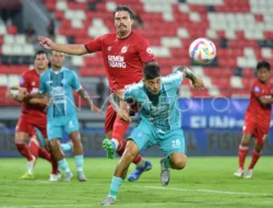 Debut Manis Imran Nahumarury Bawa Semen Padang Kalahkan PSBS Biak 2-0, Mengguncang Zona Degradasi!