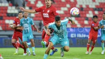 Debut Manis Imran Nahumarury Bawa Semen Padang Kalahkan PSBS Biak 2-0, Mengguncang Zona Degradasi!