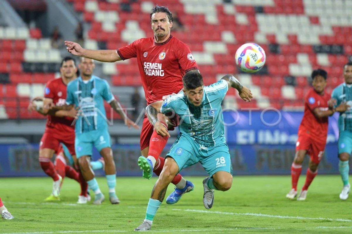 Debut Manis Imran Nahumarury Bawa Semen Padang Kalahkan PSBS Biak 2-0, Mengguncang Zona Degradasi!