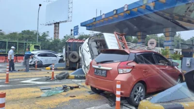 Empat Kendaraan Tabrakan Beruntun di Jalan Tol Blora, Satu Penumpang Terjepit dan Luka Parah