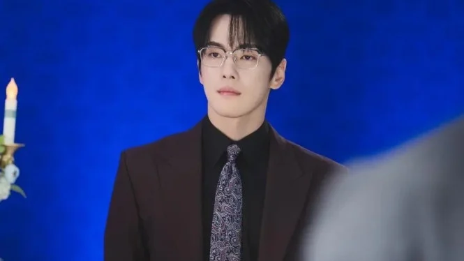 Kim Jung Hyun Memukau sebagai Second Lead di 4 Drakor: Siren’s Kiss, Love in Disguise, A Hundred Memories, dan Crash Landing on You