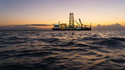 Konflik Timur Tengah Picu Lonjakan Harga Minyak, Rupiah Nyaris Rp 17.000: Dampak Besar bagi Ekonomi Indonesia