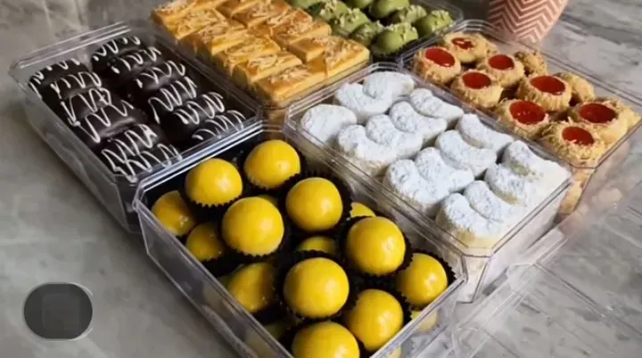 Kue Lebaran Menghiasi Meja Ruang Tamu: Dari Nastar hingga Kastengel, Pilihan Favorit Keluarga