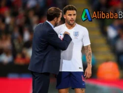 Kyle Walker Akhiri Karier Internasional: Dari Pensiun Hingga Cerita Dinner Pep yang Gagalkan Transfer Besar