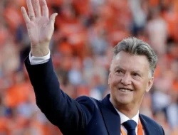 Louis van Gaal: Dari Kejayaan di MU hingga Warisan yang Mengguncang Dunia Sepakbola