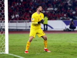 Maarten Paes Bikin Heboh: Kiper Indonesia Siap Bawa Ajax Menjuarai Eredivisie dan Main di Liga Champions