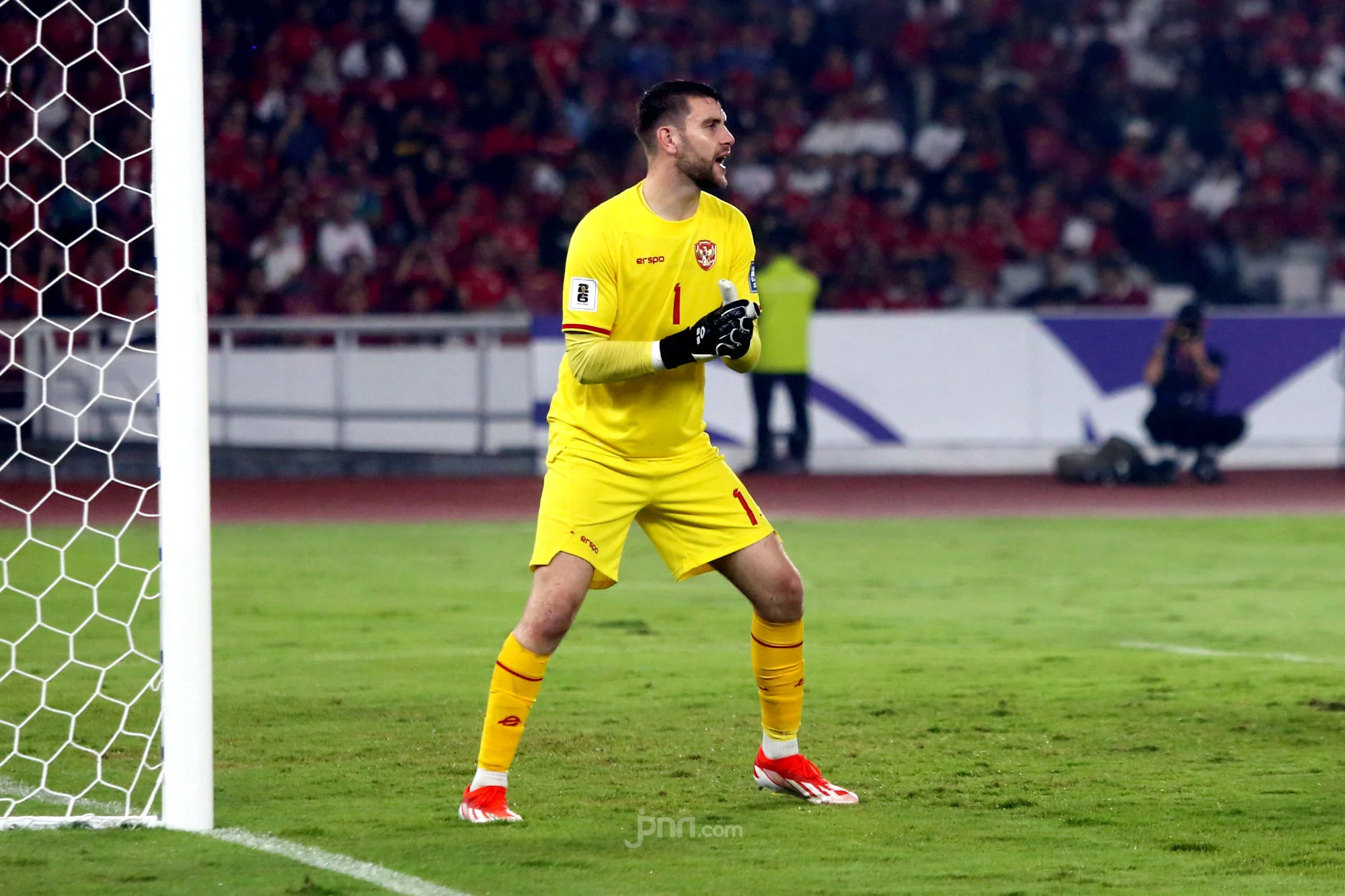 Maarten Paes Bikin Heboh: Kiper Indonesia Siap Bawa Ajax Menjuarai Eredivisie dan Main di Liga Champions