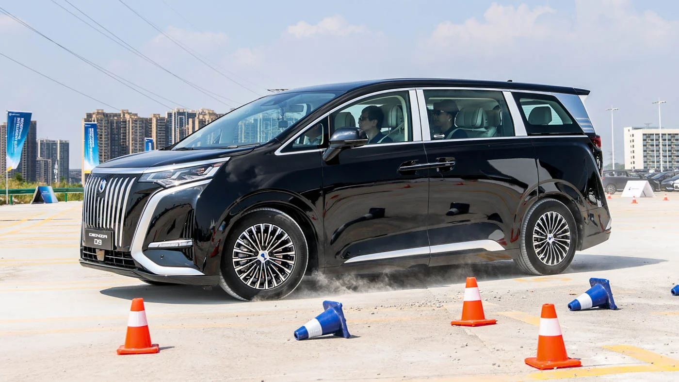 MPV Denza D9 2026 Diluncurkan, Pengisian Cepat 5 Menit untuk Jarak 800 Km