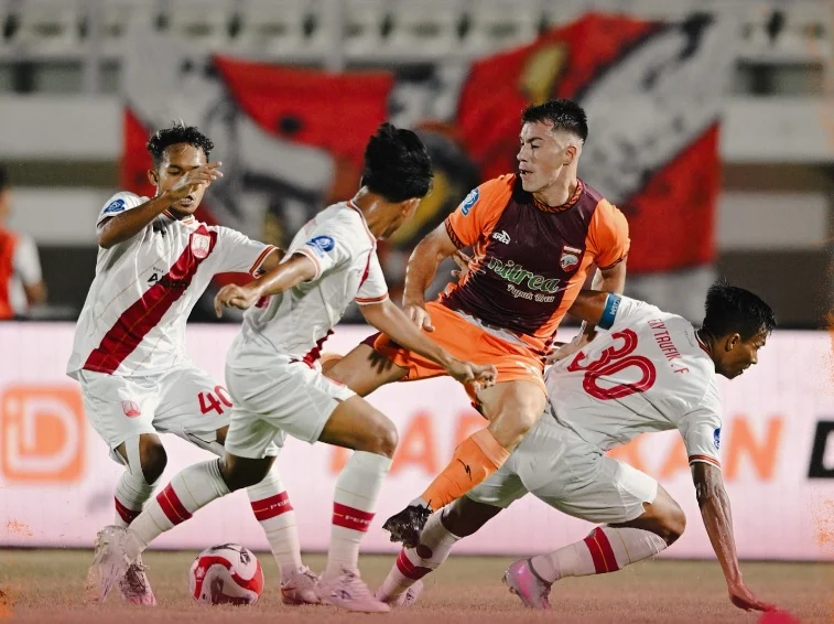 Persib Tahan Puncak, Borneo FC Menggempur, Persis Solo Kabur dari Zona Degradasi – Klasemen BRI Super League 2025/2026 Mengguncang Musim Akhir