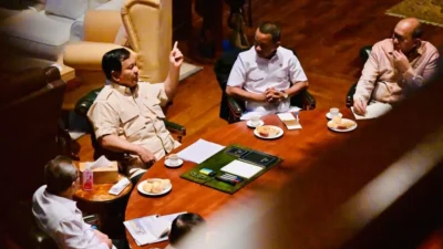 Prabowo Gelar 5 Rapat Maraton di Hambalang: Geopolitik, Swasembada, dan Persiapan Mudik Lebaran