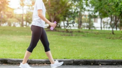 Rahasia Gula Darah Stabil: Jalan Kaki 30 Menit Setelah Makan Lebaran Bisa Turunkan Risiko Diabetes!