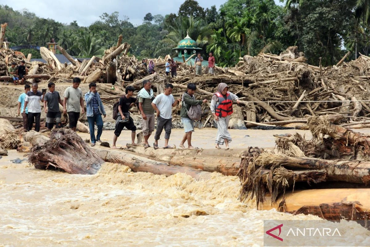 Tragedi Mudik: Pasutri Terdampar Gorong‑gorong dan Terseret Arus Banjir hingga 30 km di Cianjur
