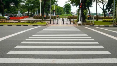 Warga Tebet Gambar Zebra Cross Pac‑Man, Pemerintah Janji Perbaikan dan Kontroversi Standar Jalan