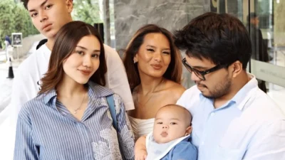 8 Potret Keluarga Aaliyah & Thariq di Bali yang Membuat Arash Tersenyum Lebar