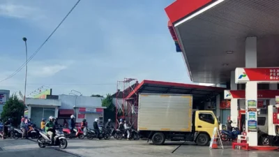 Antrean SPBU Mengular: Pertamina Bingung Saat Stok BBM Naik 200% di Sulselbar