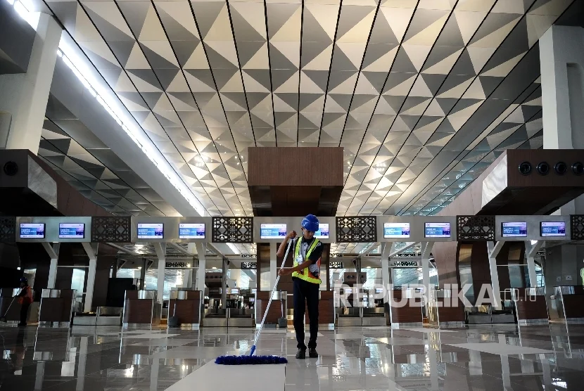Atap Terminal 3 Soekarno‑Hatta Roboh, InJourney Airports Minta Maaf dan YLKI Tuntut Audit Nasional