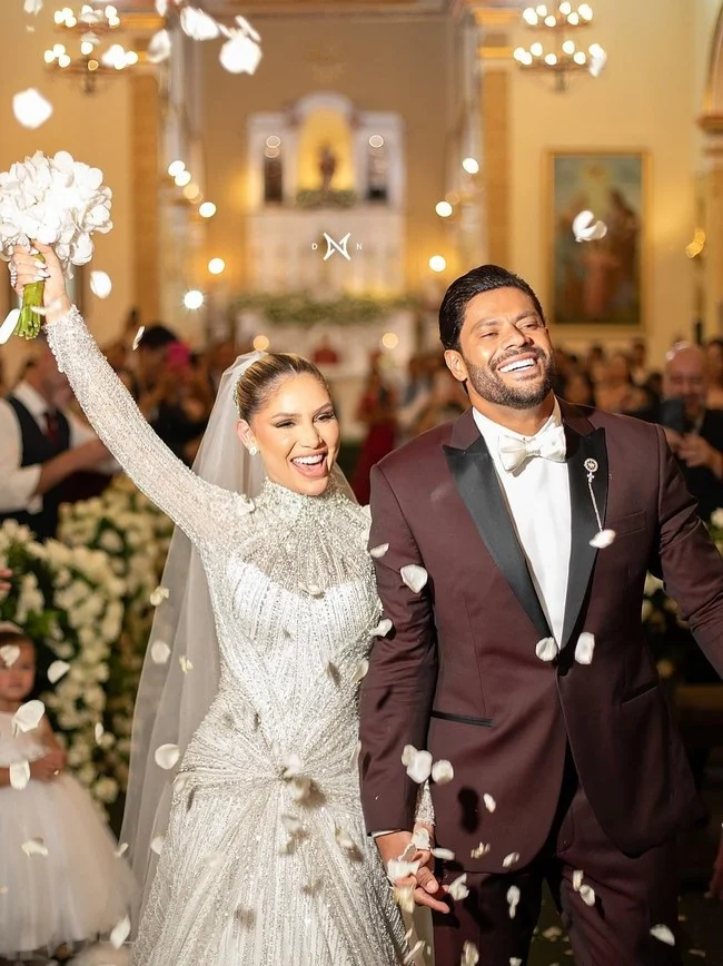 Brian McKnight Gugat Mantan Istri dan Memukau Resepsi Pernikahan Selebriti: Kontroversi & Kejutan dalam Satu Minggu