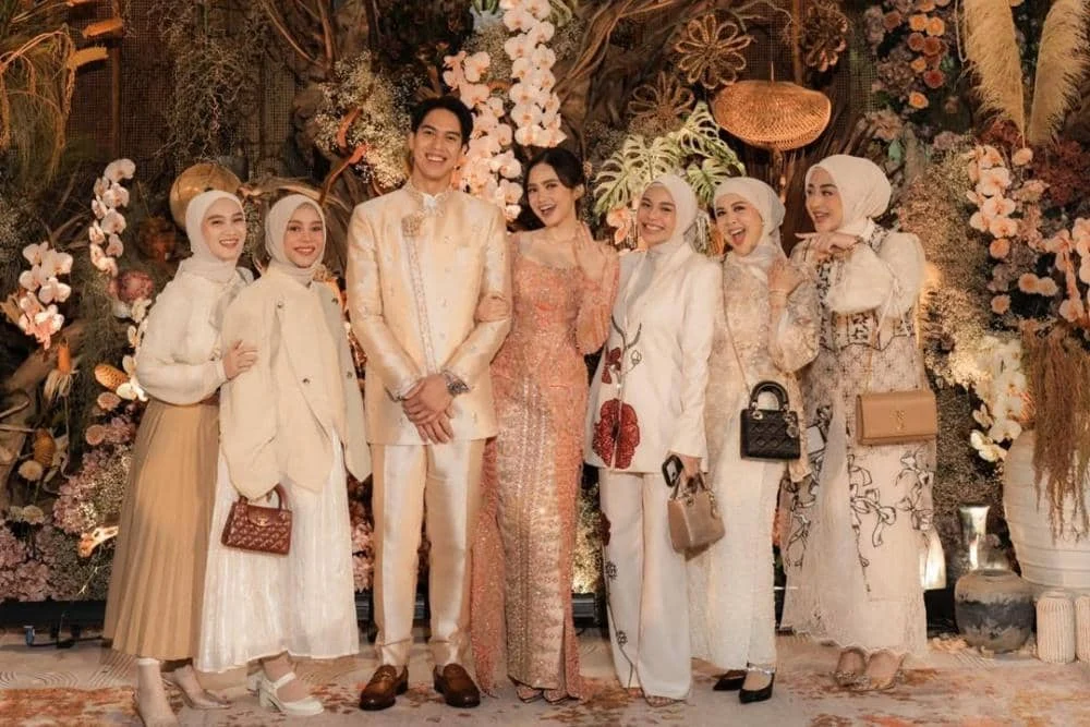 Bridal Luncheon Serba Pink Syifa Hadju: 7 Potret Memukau Bersama Bridesmaid dan Detail Mewah