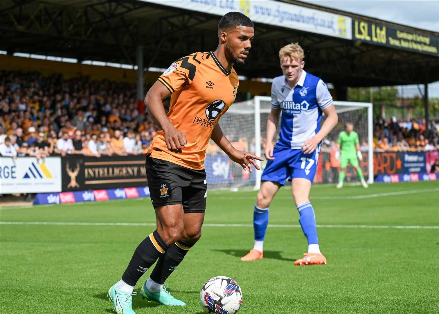 Cambridge United Rekrut Jack Walton dalam Pinjaman Darurat, Siap Tantang Bromley di Puncak Liga Dua