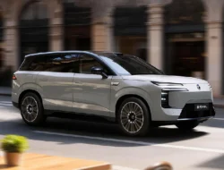 Canggihnya Denza N8L Terbaru, Isi Baterai Penuh dalam 9 Menit