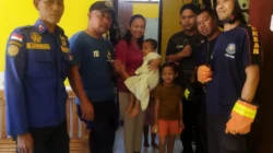 Damkar Evakuasi Balita: Penyelamatan 1,5 Jam di Kamar Mandi Lombok Tengah