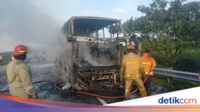 Detik-Detik Mencekam! Korban Selamat Ungkap Kejadian Tragis Bus Restu Terguling di Tol Jombang