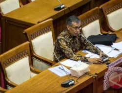 DPR Kaji Penghapusan Pungutan OJK dari Industri Beserta Skema Penggantiannya