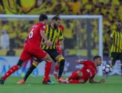 Drama Al Ahli vs Machida Zelvia: Mahrez Bawa Trofi dan Kejutan di Ruang Ganti
