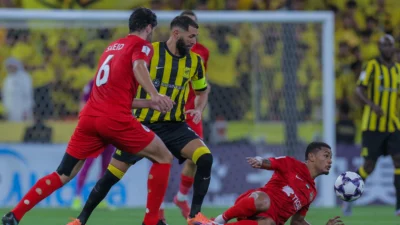 Drama Al Ahli vs Machida Zelvia: Mahrez Bawa Trofi dan Kejutan di Ruang Ganti