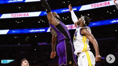 Drama Pertarungan Warriors vs Lakers: LeBron James Kembali Dominasi di Panggung Playoff