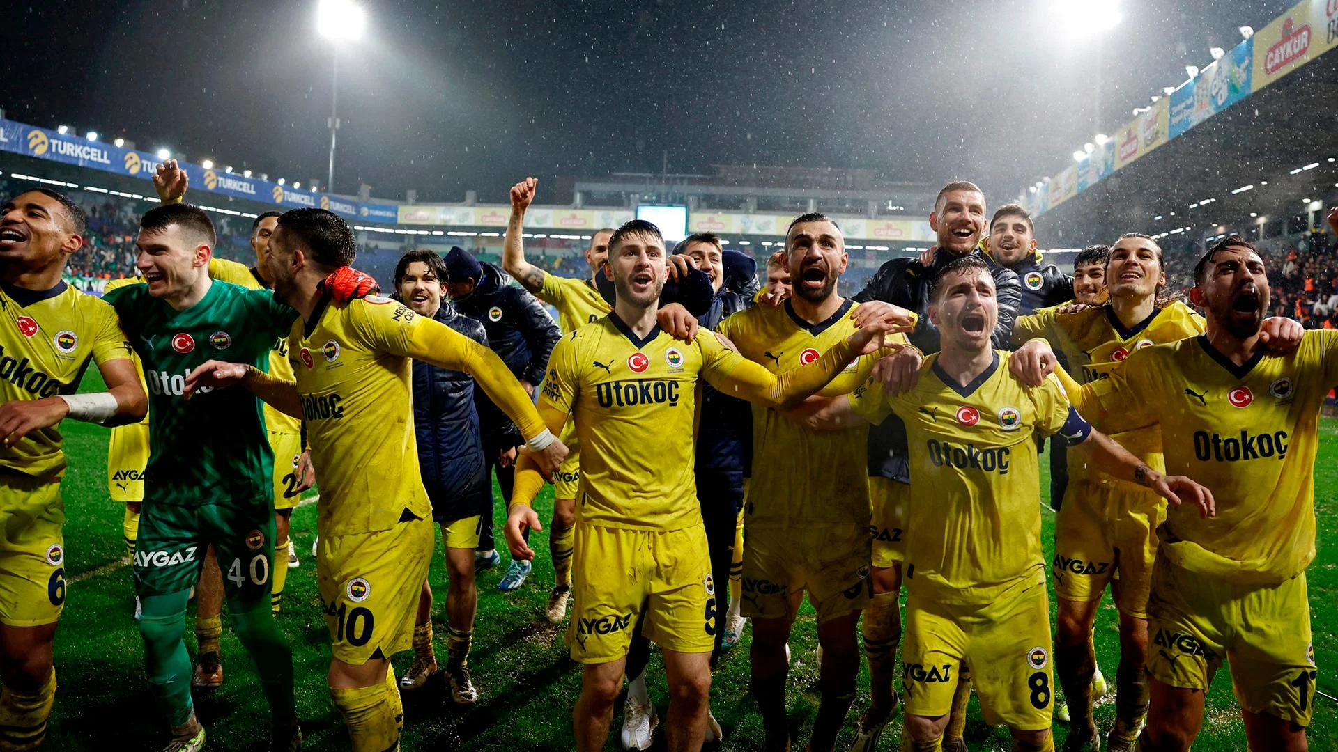 Drama Sepak Bola Turki: Fenerbahçe vs Çaykur Rizespor, Pertarungan di Garis Bawah yang Menegangkan