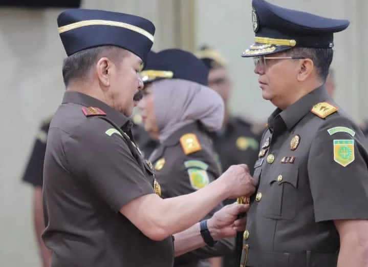 Dua Jaksa Kejati Jawa Timur Diperiksa, Aspidum Diamankan Kejagung: Kasus Korupsi Mengguncang Kejaksaan