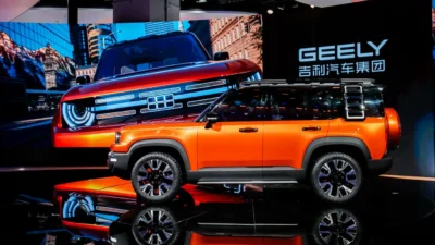 Geely Bikin Gebrakan Lewat Mobil Hybrid, Apa Saja Keunggulannya?