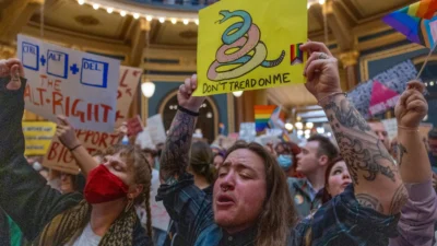 Gelombang Keberanian Transgender: Dari Iowa Hingga Washington, Perjuangan yang Menginspirasi