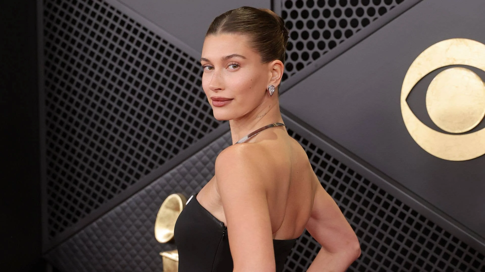 Hailey Bieber Memukau di Time 100 Gala Sambil Ungkap Pesona Nama Anak Jack Blues yang Penuh Makna