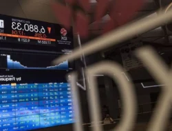 IHSG Anjlok 3,06% di Sesi I, Investor Beralih ke Dolar AS