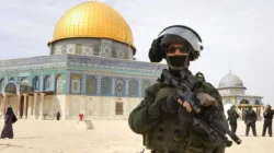 Israel Larang Dua Pendakwah Masuk Masjid Al-Aqsa, Pemukim Israel Berkibar Bendera Protes
