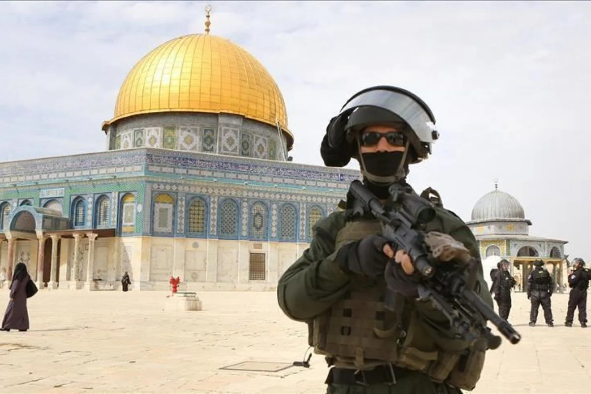 Israel Larang Dua Pendakwah Masuk Masjid Al-Aqsa, Pemukim Israel Berkibar Bendera Protes