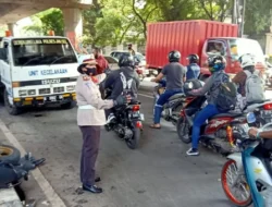 Jalan ke Madakaripura Amblas, Dua Pengendara Motor Terperosok; Satu Meninggal Dunia