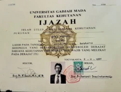 JK Ungkap Solusi Instan: Tunjukkan Ijazah Asli Jokowi, Polemik Langsung Usai!