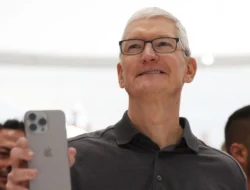 John Ternus CEO Apple Resmi Menggantikan Tim Cook Setelah 15 Tahun Pimpin Perusahaan
