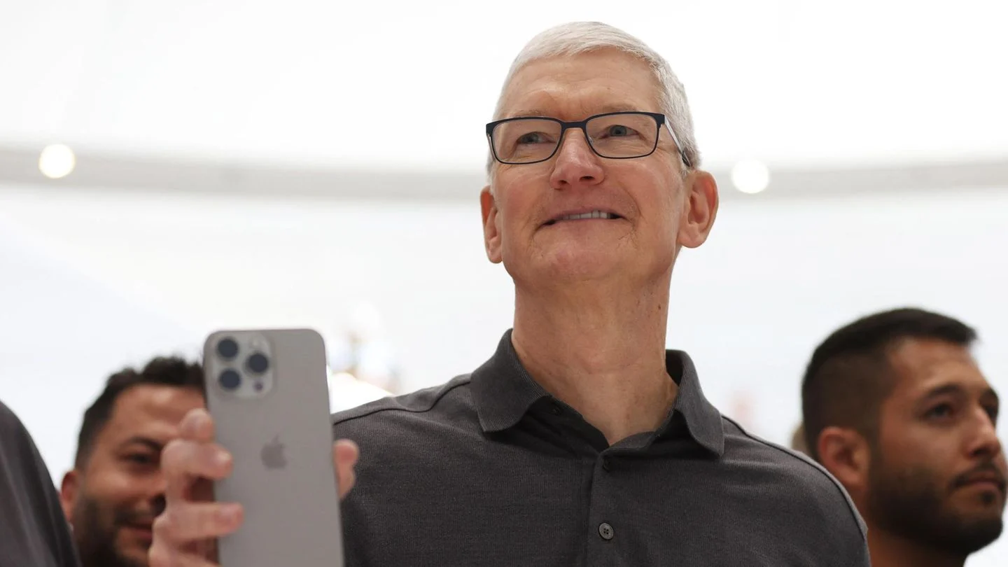 John Ternus CEO Apple Resmi Menggantikan Tim Cook Setelah 15 Tahun Pimpin Perusahaan