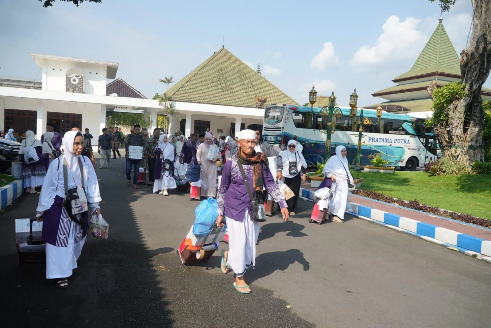 Keberangkatan 354 Calon Haji, Lonjakan Wisata, dan Isu Keamanan: Simfoni Dinamika Kabupaten Sleman