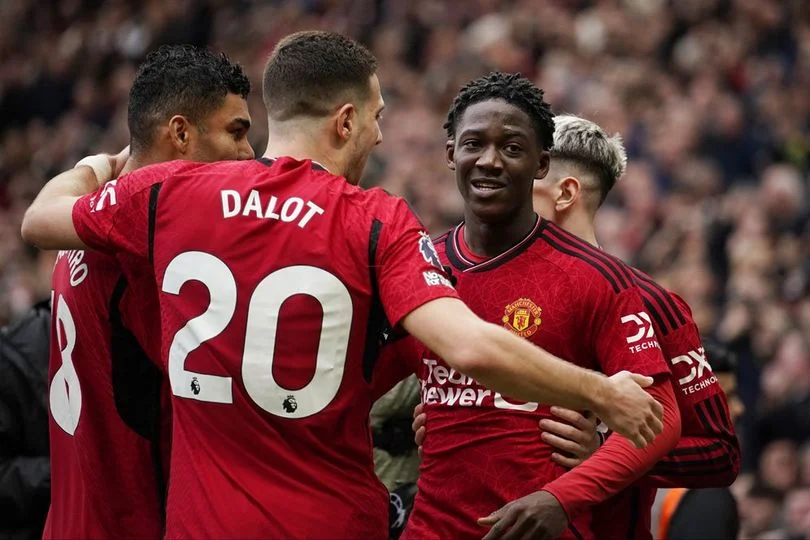 Kobbie Mainoo dan Elliot Anderson Siap Jadi Tulang Punggung Baru Manchester United