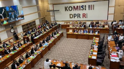 Komisi III DPR Ungkap Alasan Amsal Sitepu Bebas Tanpa Bisa Banding: KUHAP Jadi Penentu