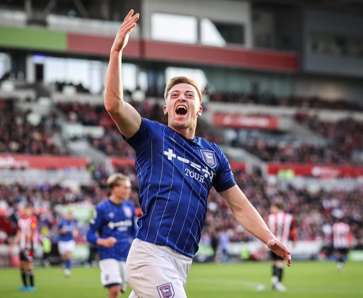 Liam Delap di Persimpangan Karir: Chelsea Siap Lepas, Everton & Ipswich Bersaing untuk Striker Muda