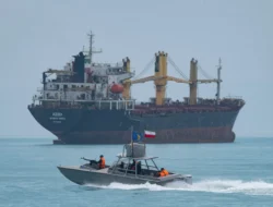 Lintasan Hormuz Sempat Dibuka, Tapi Kapal Disambut Tembakan