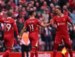 Liverpool di Bawah Tekanan: Persaingan Champions League, Transfer, dan Lepasnya Medali Legenda